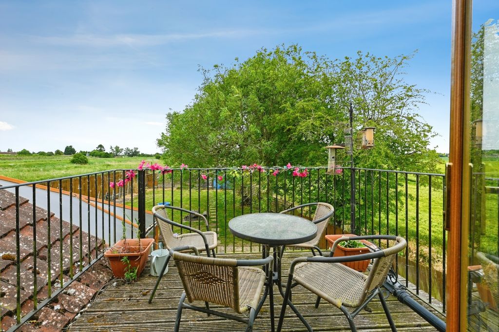 Property photo 2 of 24 Pbox-Img.Jpg