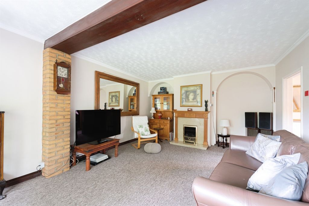 Property photo 3 of 16