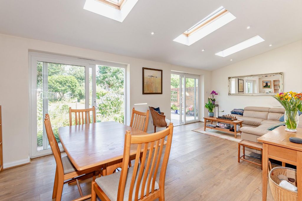 Property photo 3 of 38 8656179-Interior13-800.Jpg