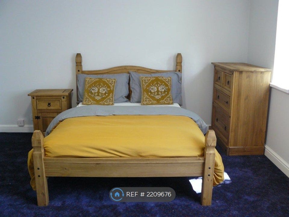 Property photo 1 of 8 Bedroom