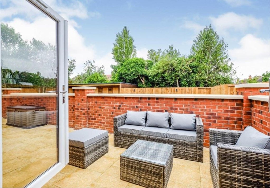 Property photo 3 of 8 Terrace