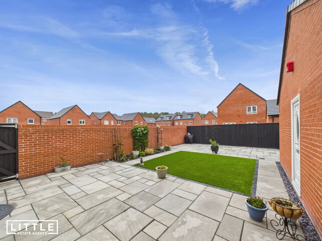 Property photo 2 of 38 Photo 15