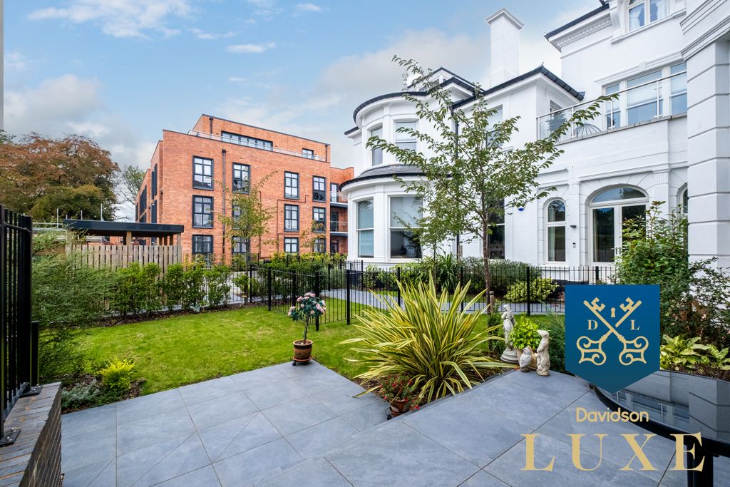 Property photo 2 of 23