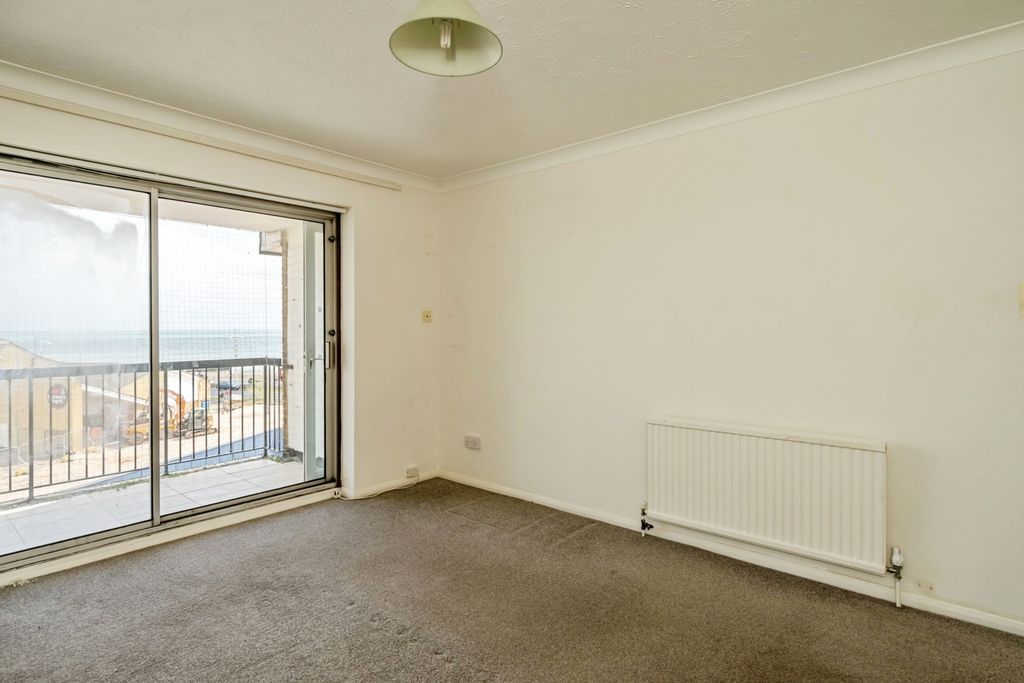 Property photo 3 of 13 Photo