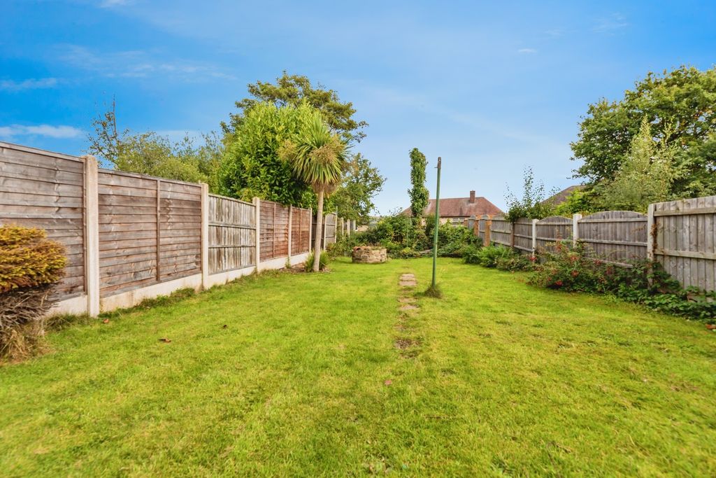 Property photo 2 of 24 Pbox-Garden-344463.Jpg