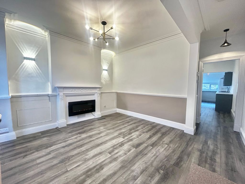 Property photo 2 of 23 Living Room