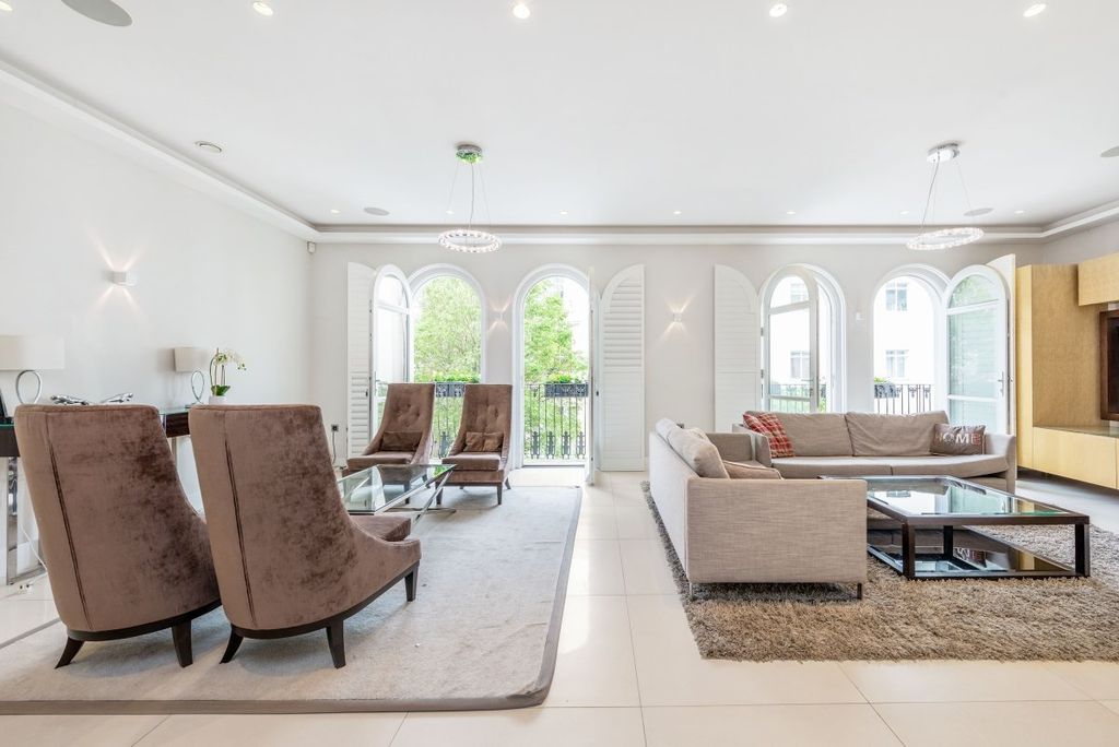 Property photo 1 of 14 Reception