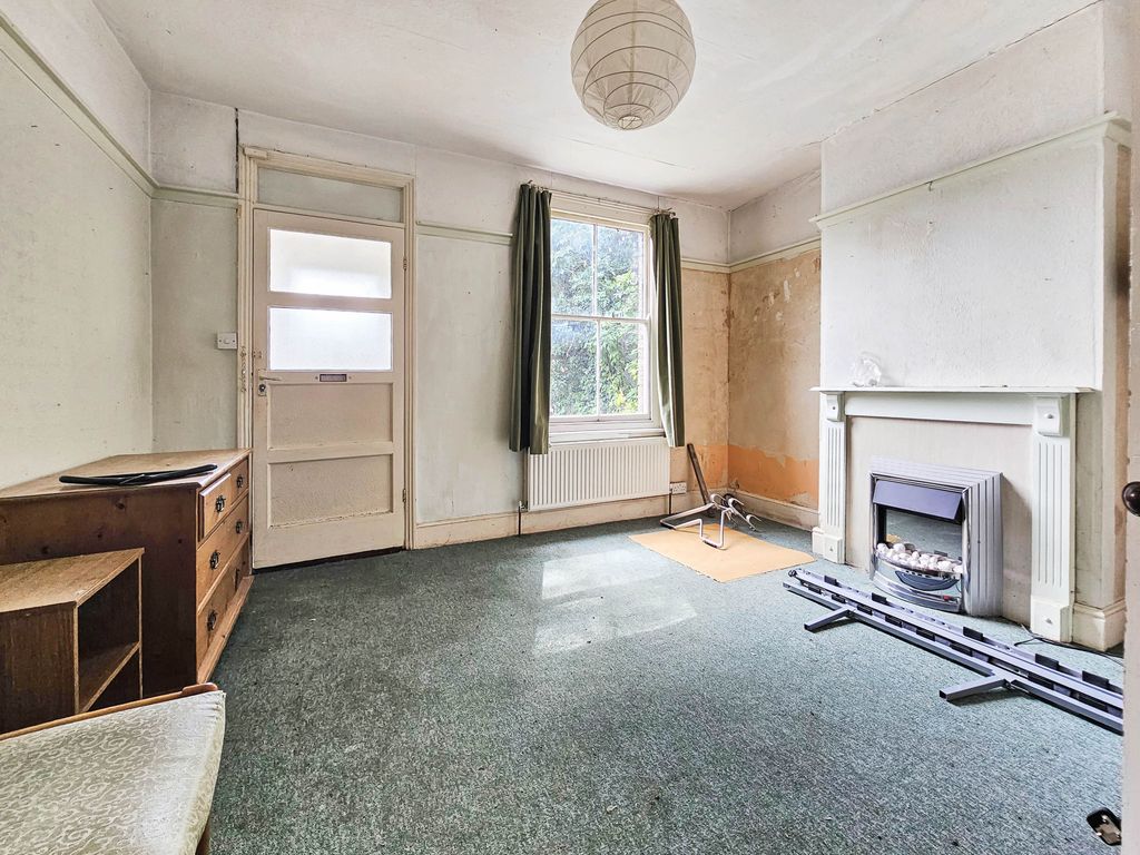 Property photo 3 of 9 1000152280