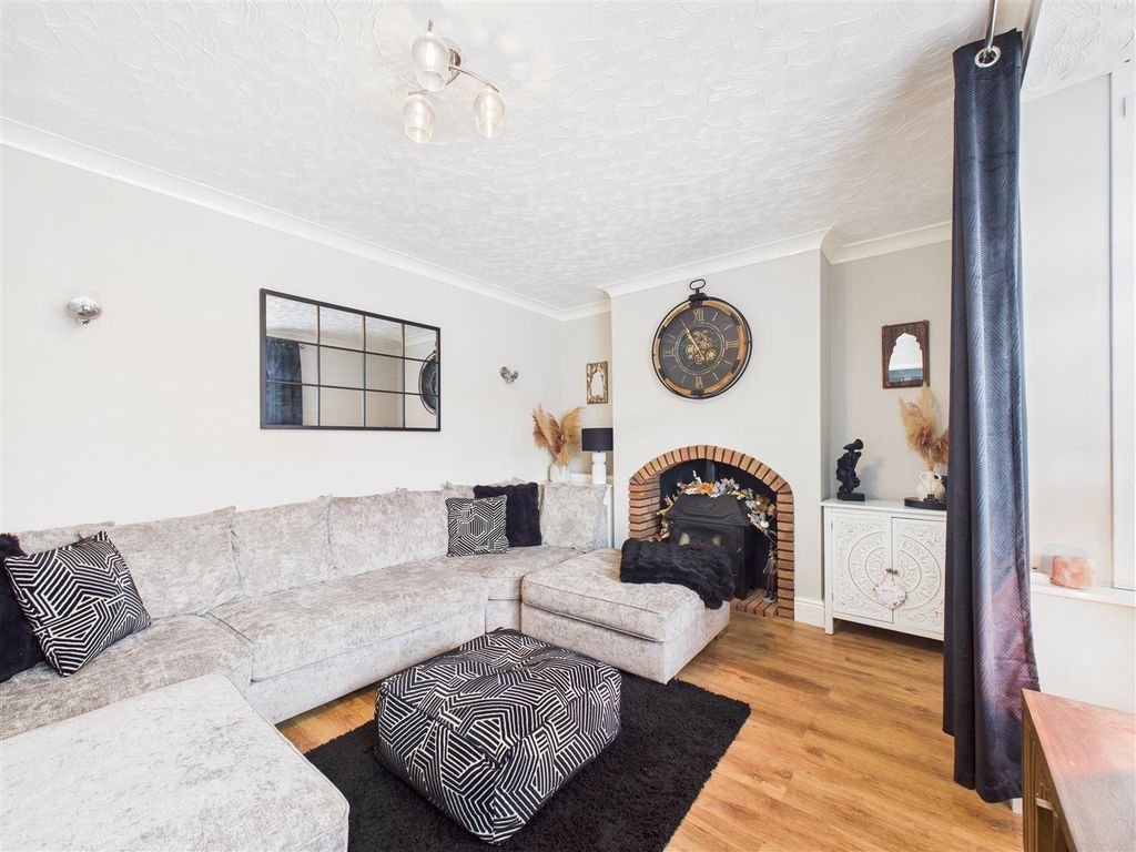 Property photo 3 of 19 Cam05193G0-Pr0064-Still004.Jpg