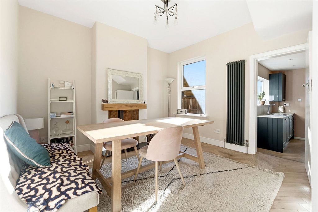 Property photo 3 of 11 Picture No. 34