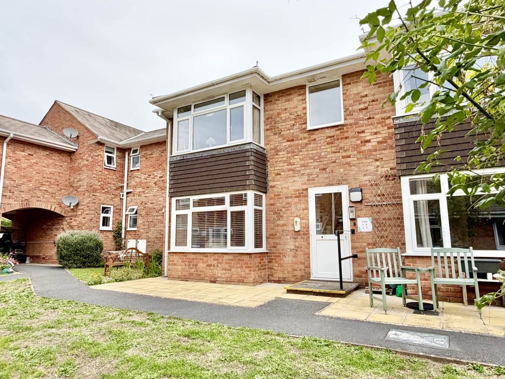 Property photo 1 of 11