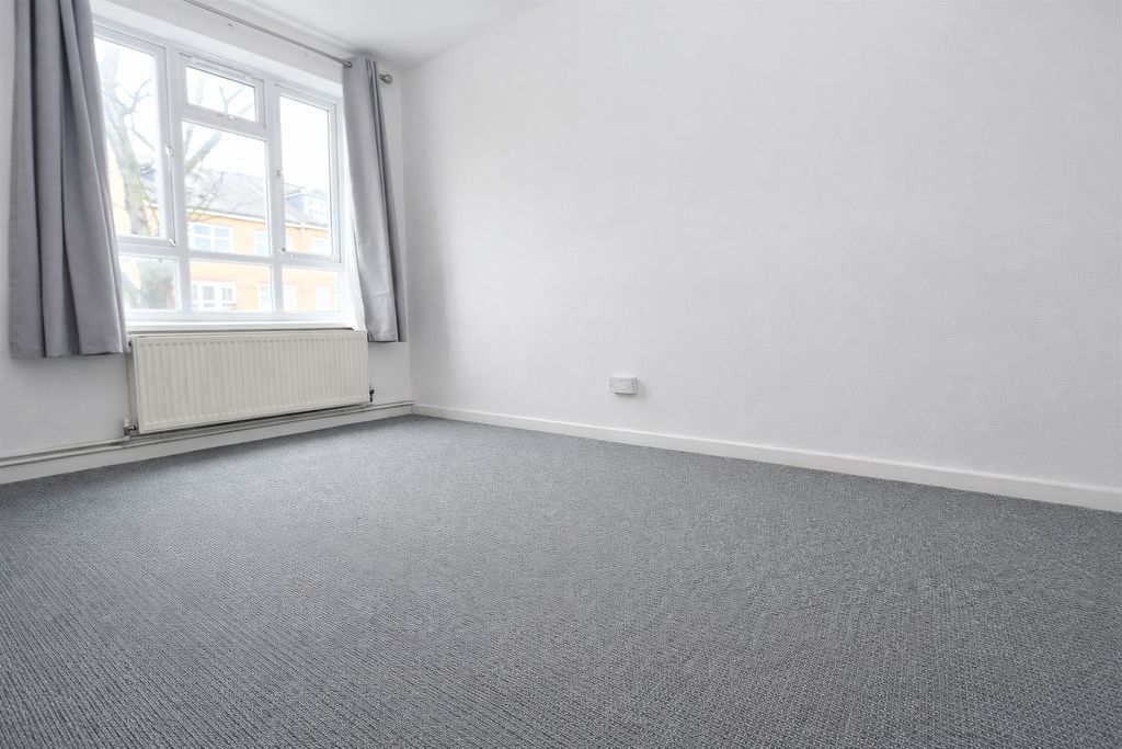 Property photo 3 of 11 Photo 1