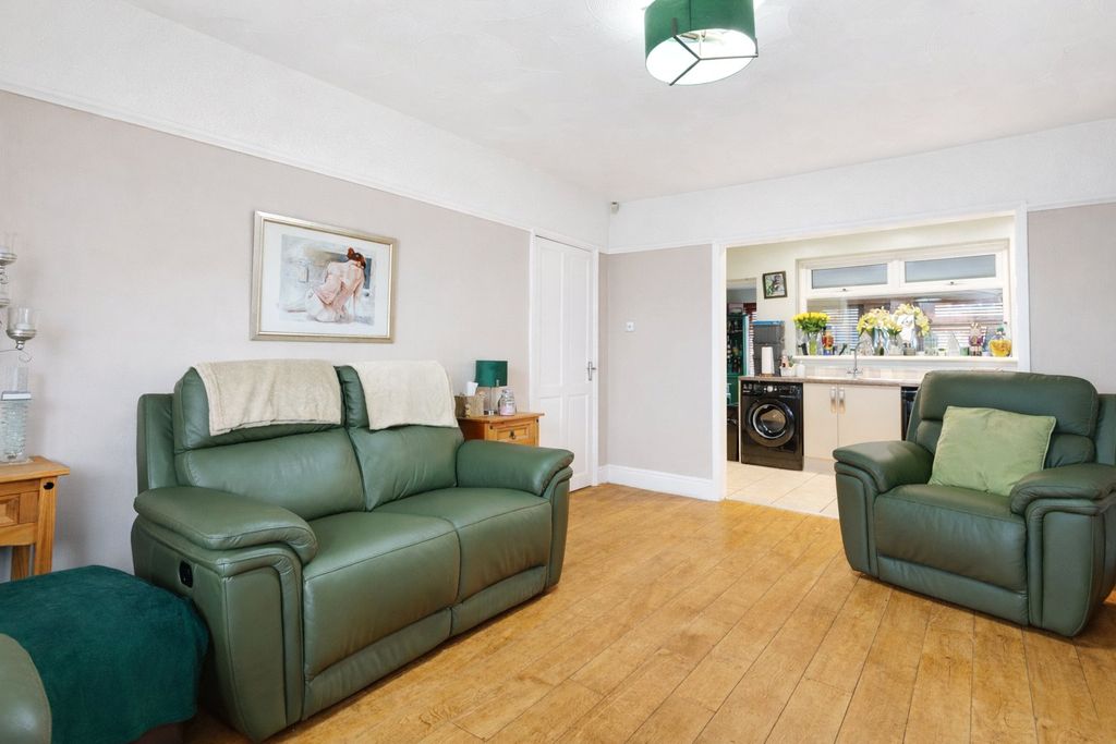 Property photo 3 of 22 Picture No. 58