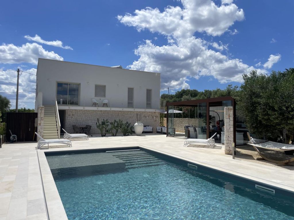 Property photo 1 of 125