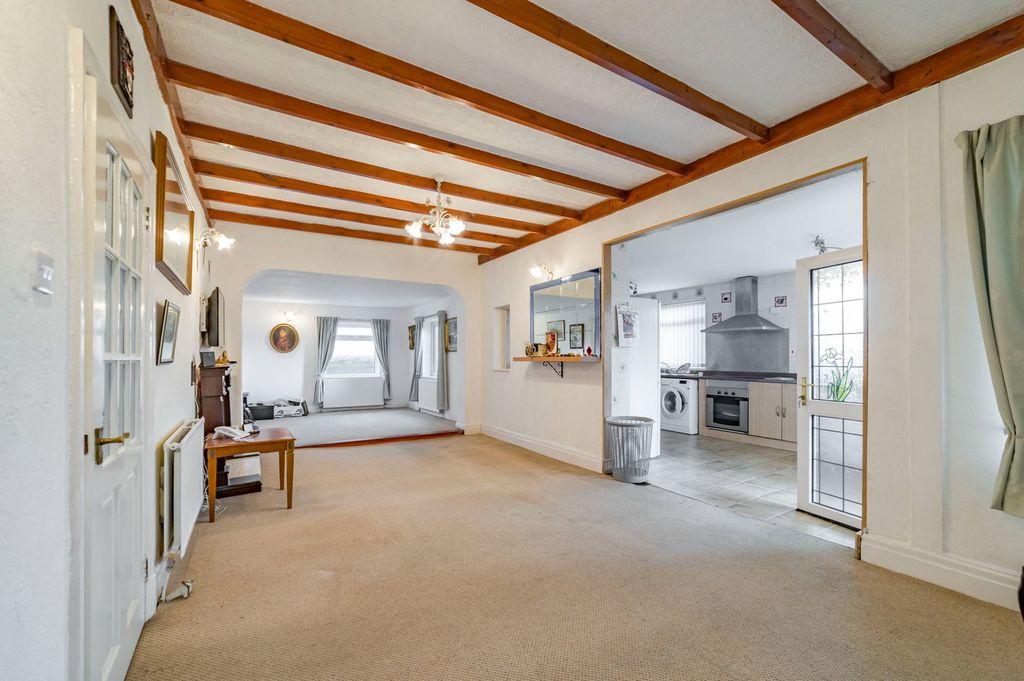 Property photo 2 of 29