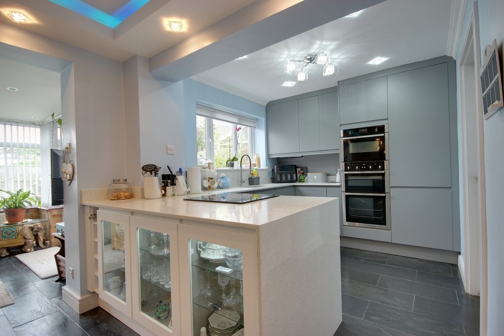 Property photo 3 of 23 1 Kit Din A