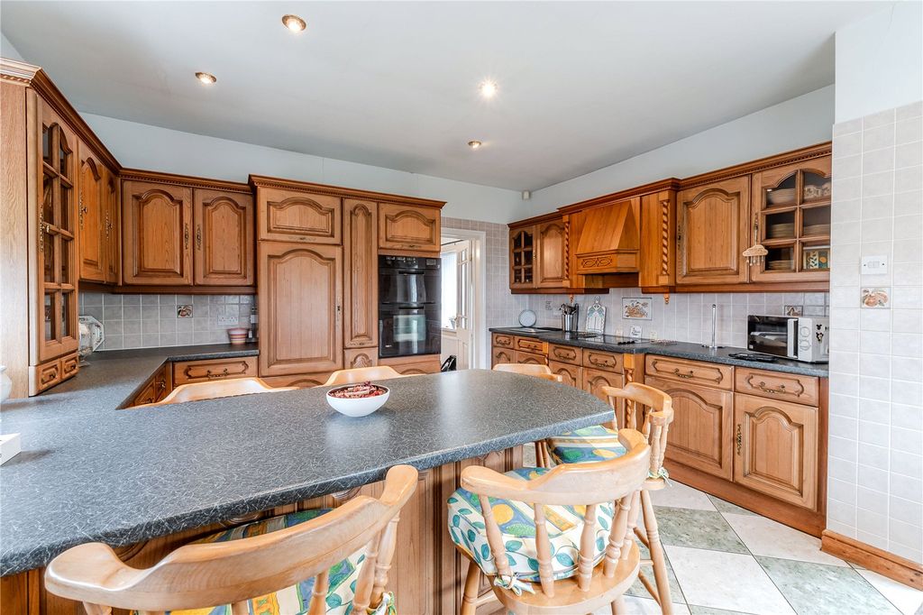 Property photo 3 of 15 Dining Kitchen