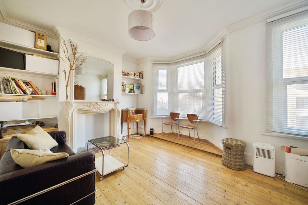 Property photo 3 of 19