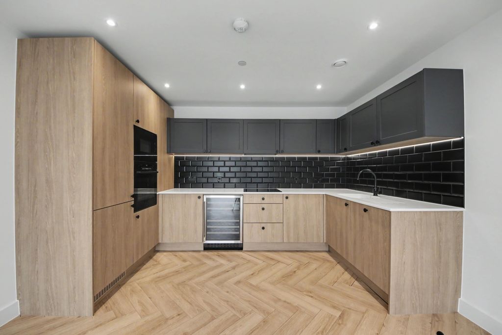 Property photo 2 of 15 Img_1307