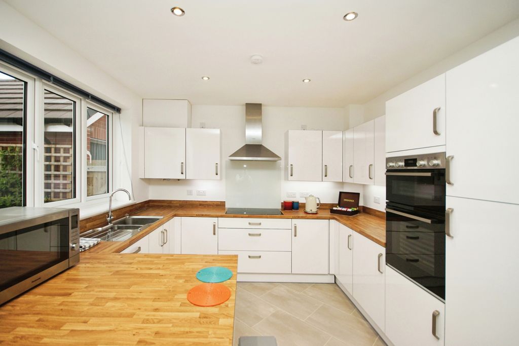 Property photo 2 of 19 Photography