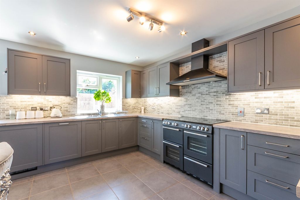 Property photo 2 of 19 Kitchen Dining Room