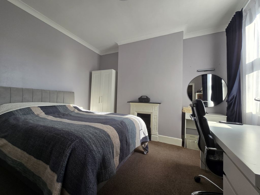 Property photo 3 of 5