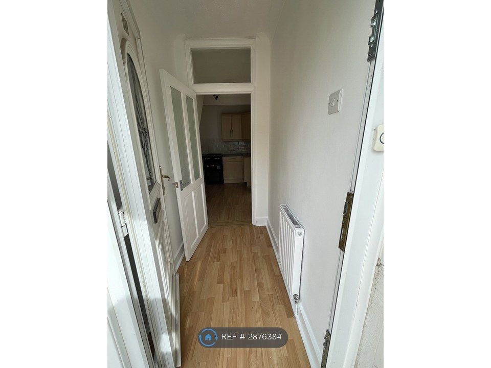 Property photo 2 of 12 Entrance Hallway