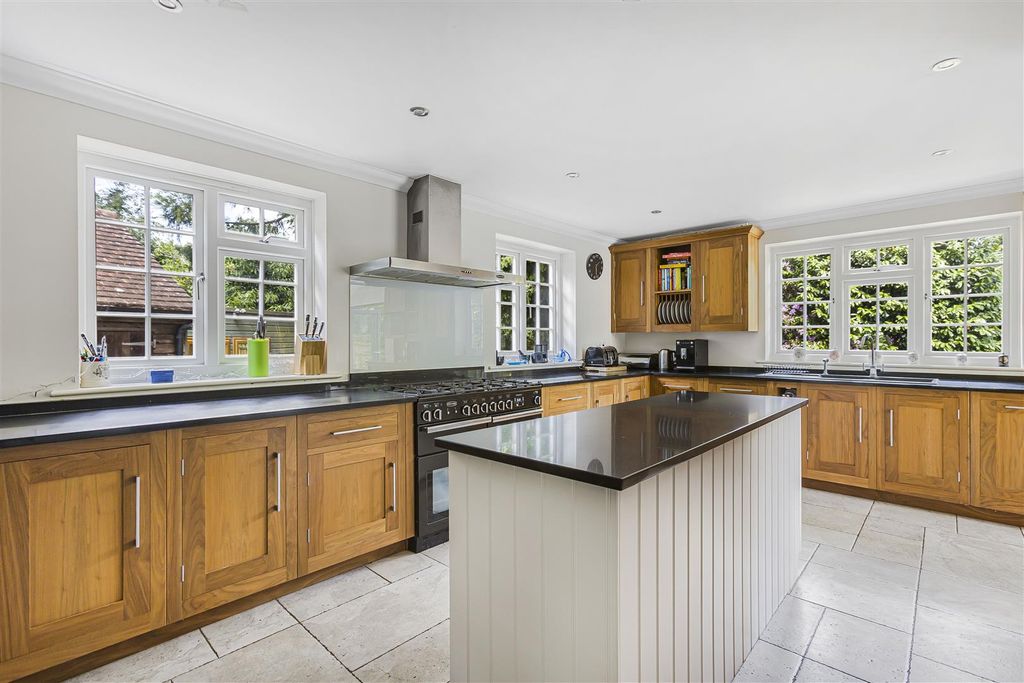 Property photo 3 of 25 35.Jpg