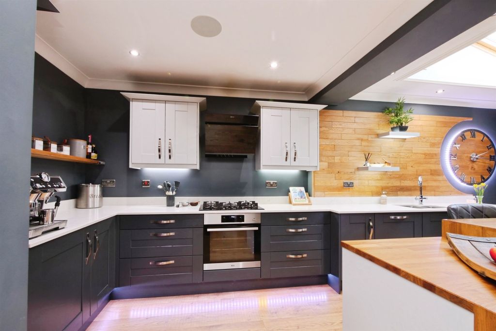 Property photo 3 of 24