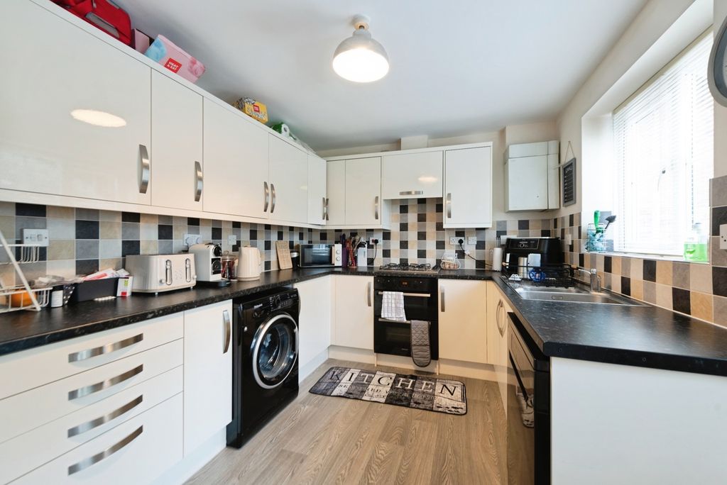 Property photo 3 of 17 Photo