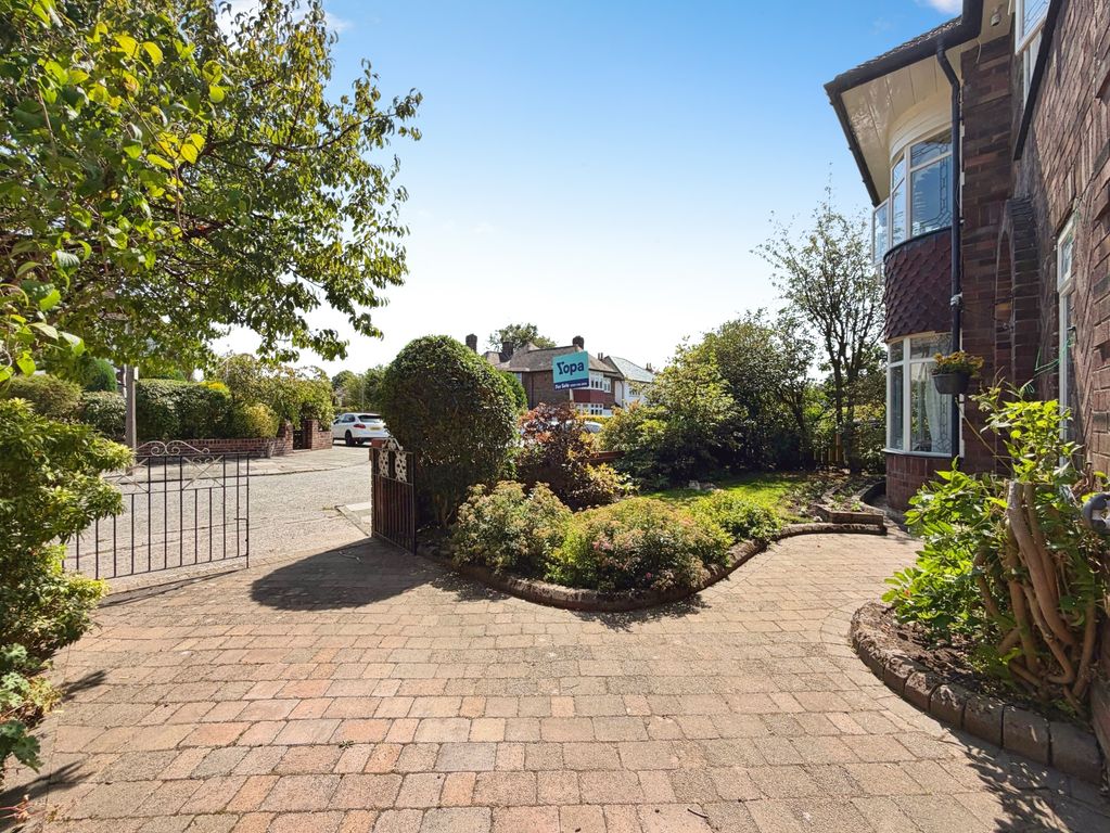 Property photo 2 of 35 4