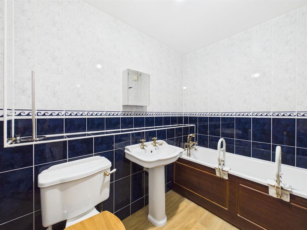 Additional image 13 of 2 bed flat for sale11 Riverview Park, Dundee Road, Perth PH2