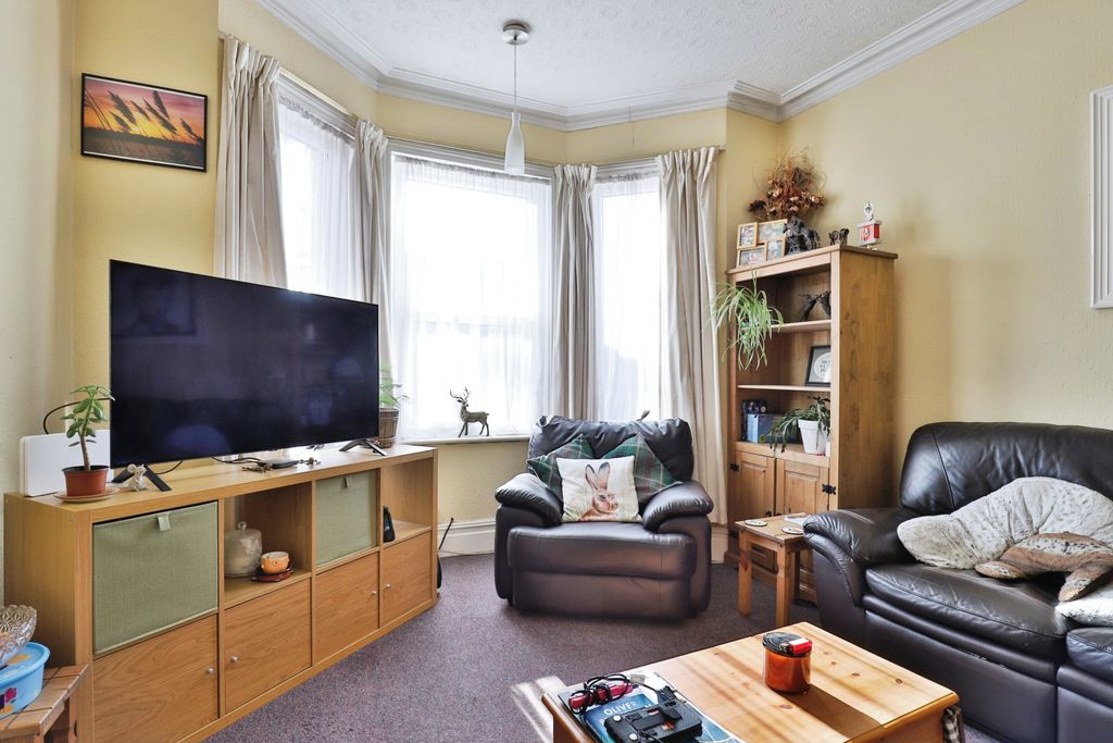 Property photo 2 of 12 Photography