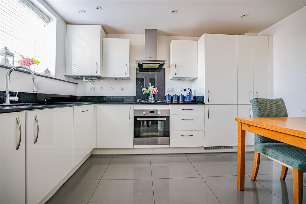 Property photo 3 of 25 980A6820-1.Png