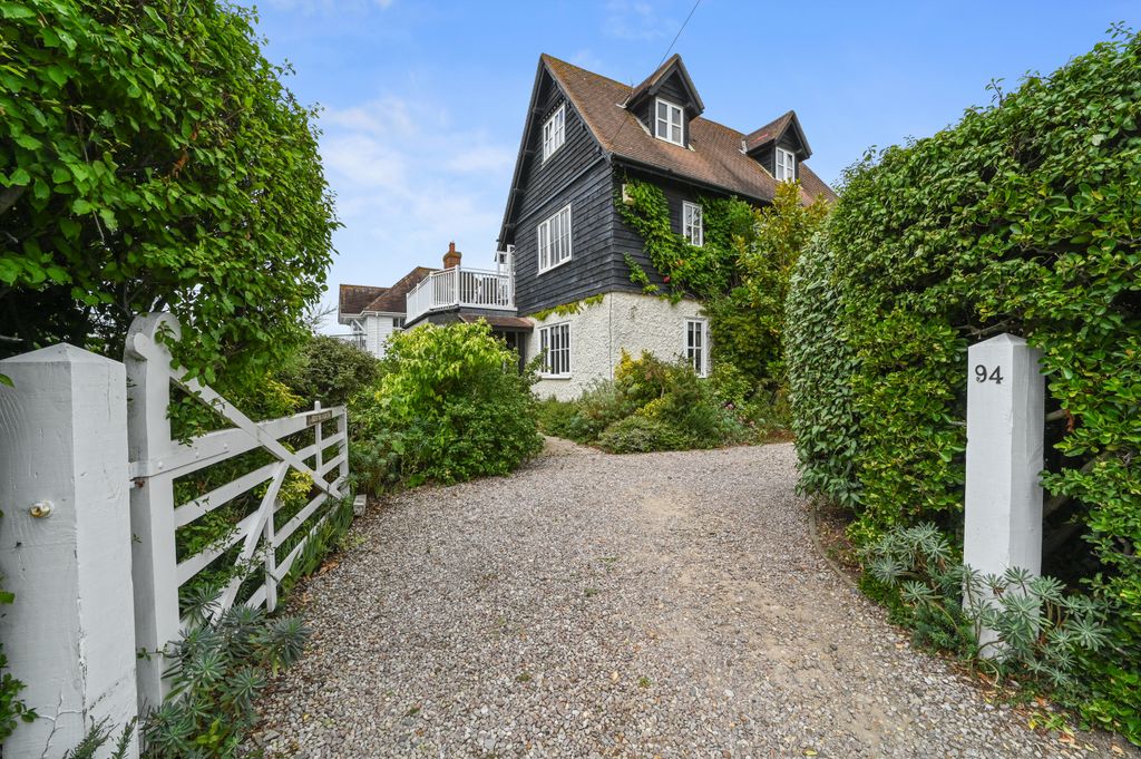 Property photo 1 of 45 Pt-Fc(Col)-94Coastroad-39