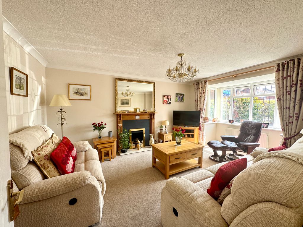 Property photo 3 of 27 Sitting Room