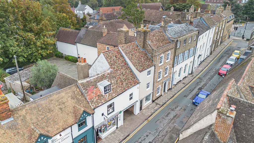 Property photo 3 of 18 44