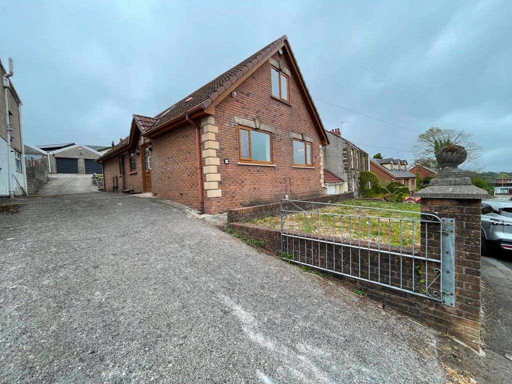 Property photo 2 of 24