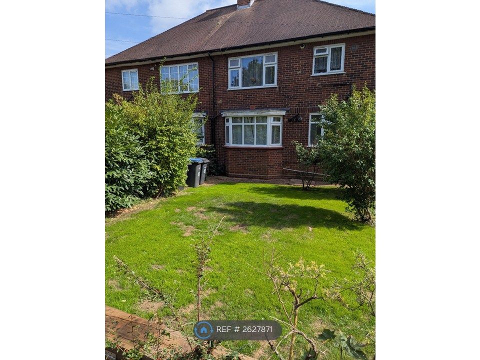 Property photo 1 of 19 Front Garden With Entrance