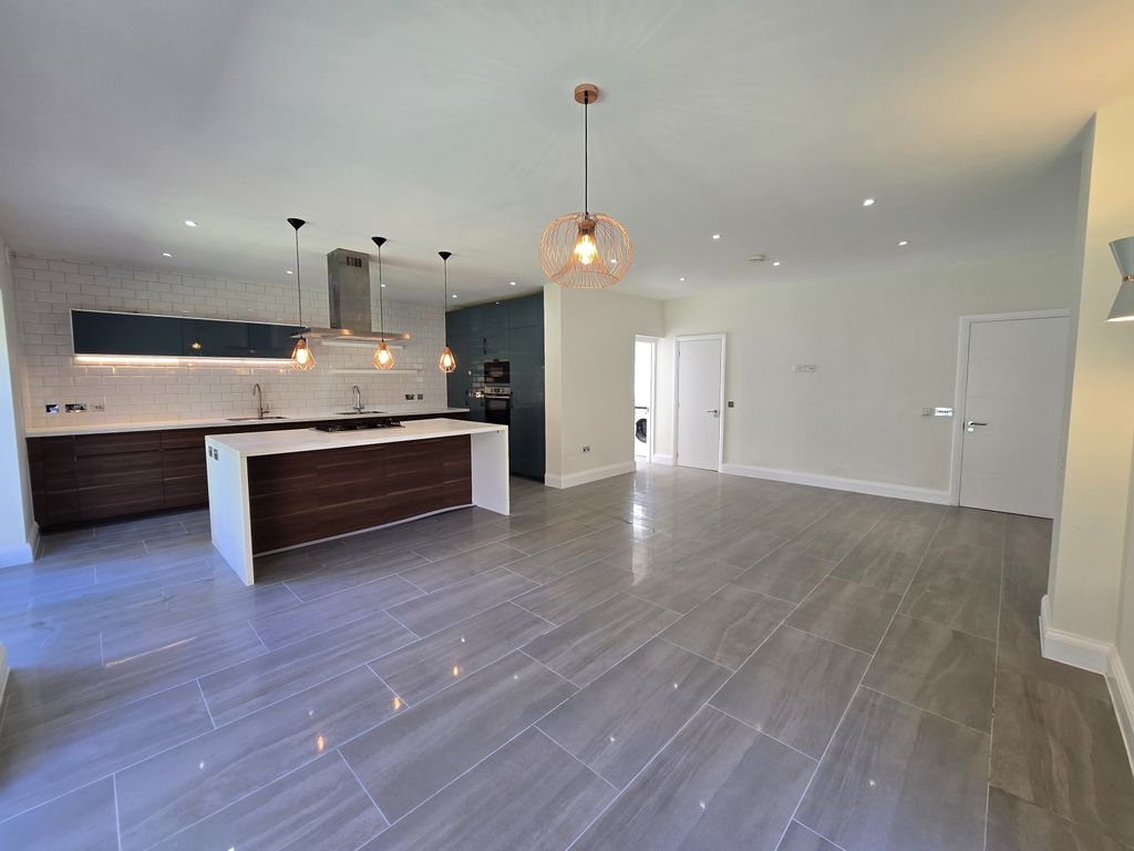 Property photo 3 of 15 Gallery