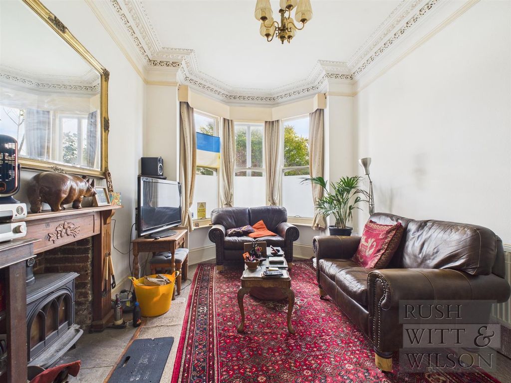 Property photo 3 of 18