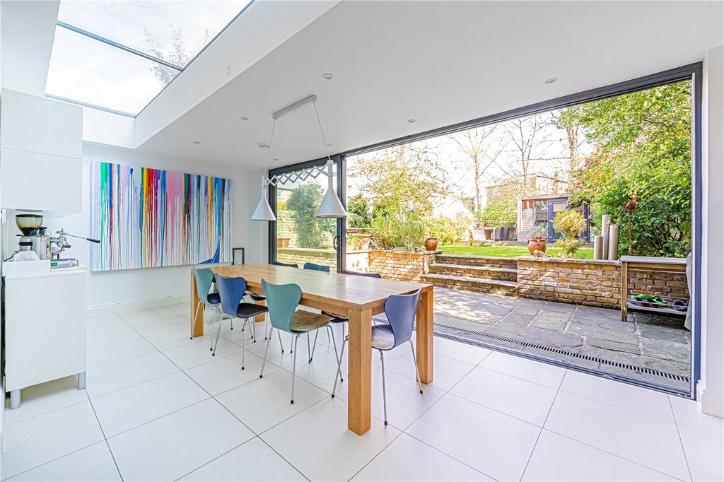 Property photo 2 of 12 Dining Area