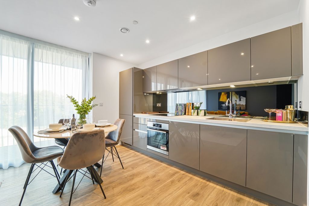 Property photo 2 of 11 Kitchen