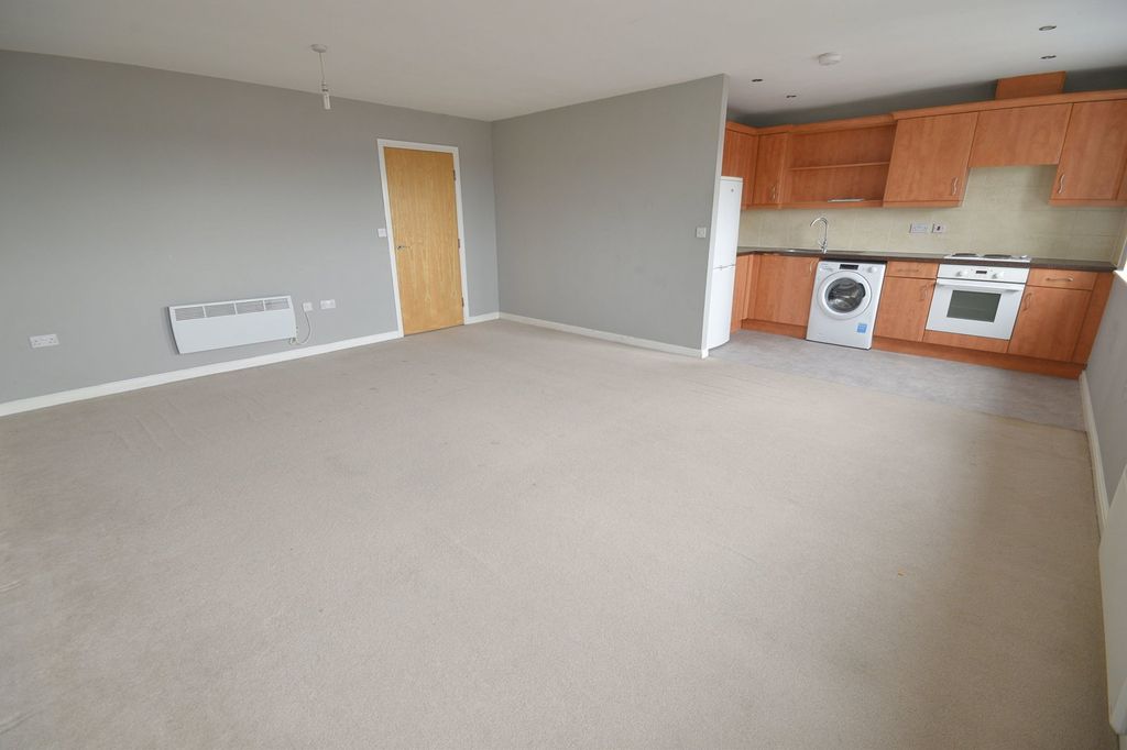 Property photo 3 of 11