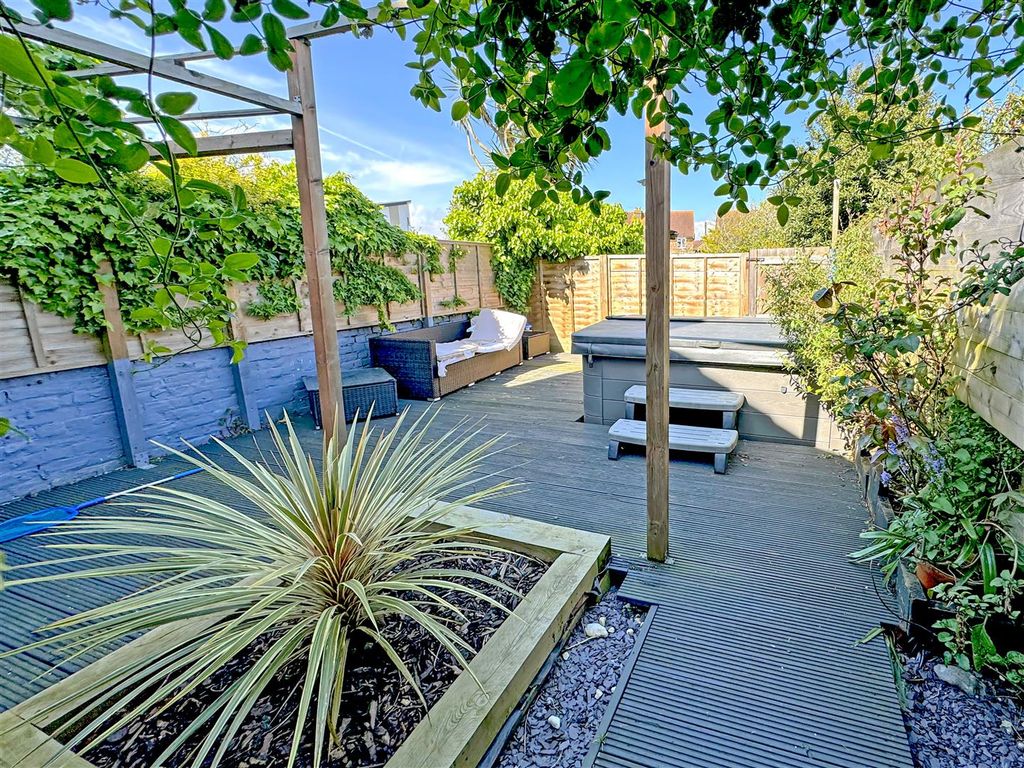 Property photo 2 of 12 Img_5421.Jpg