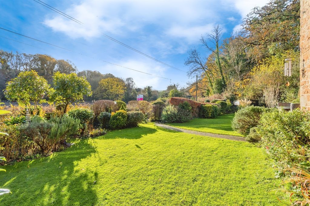 Property photo 3 of 25