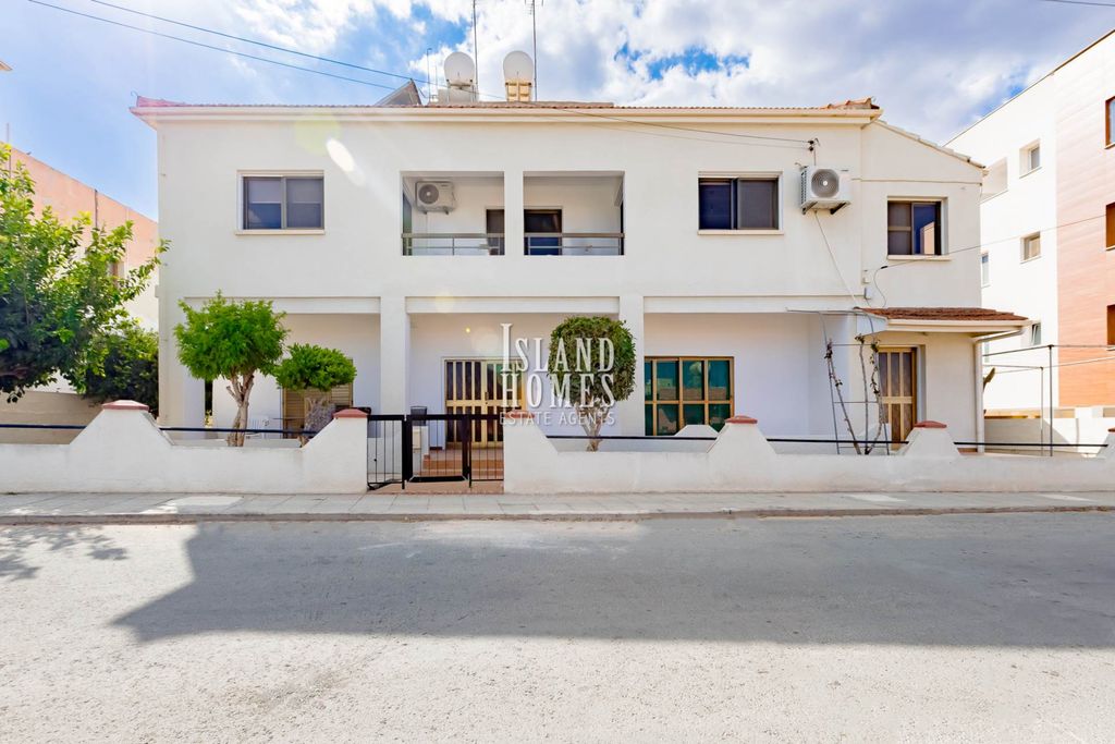 Property photo 1 of 43