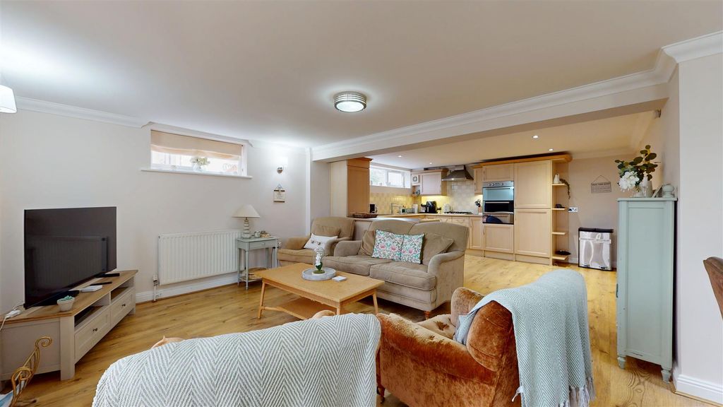 Property photo 3 of 13 12052025_134030.Jpg