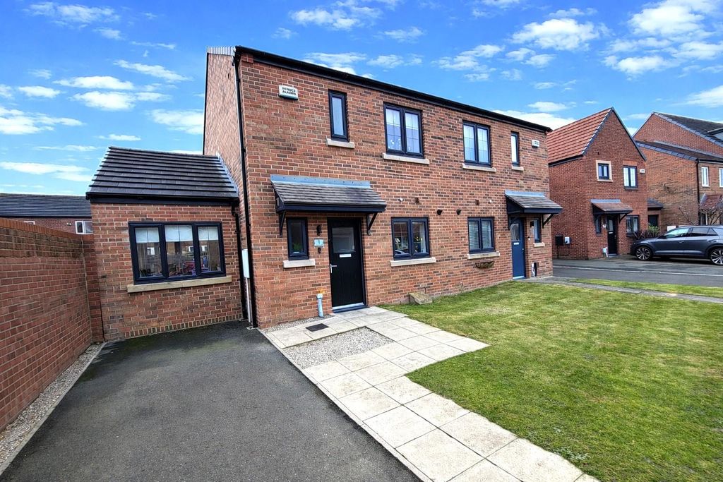 Property photo 1 of 16 Front