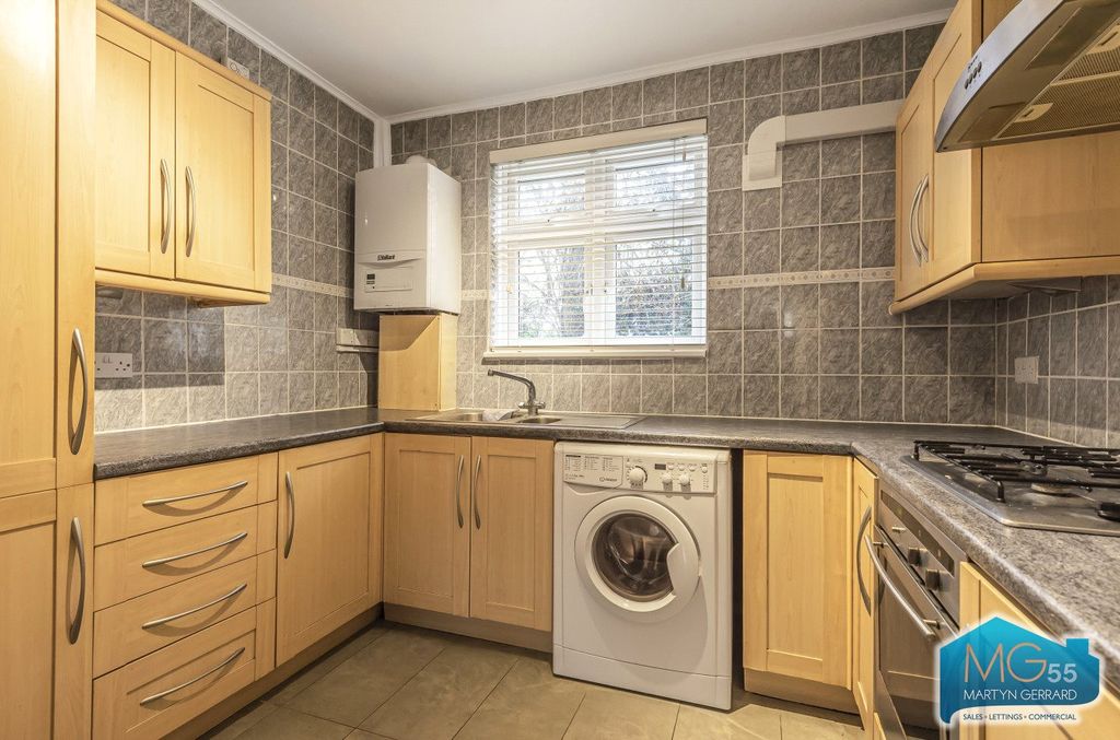 Property photo 2 of 11 Picture No. 20